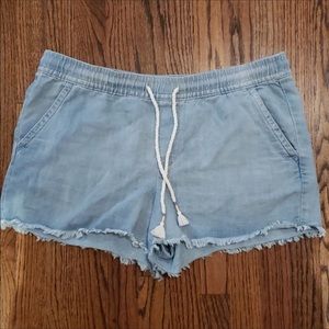 Loft Shorts size Large front and back pockets. Elastic waist super soft, comfy